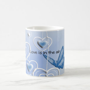 Taza De Café Una mariposa y corazones