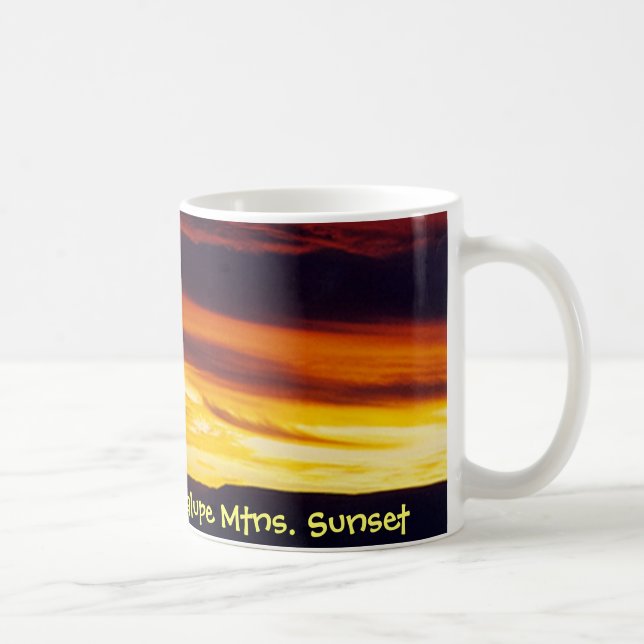 Taza De Café Una puesta del sol de las montañas de Guadalupe (Derecha)