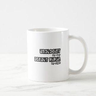 Taza De Café Urologista De Día... Muerto Ninja De Noche