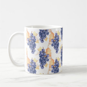 Taza De Café Uvas moradas sin soldadura en blanco aislado por