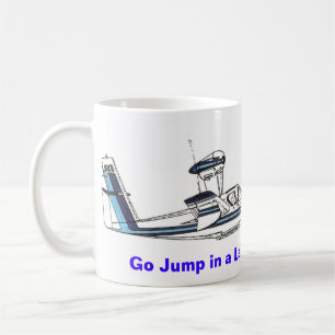 Taza De Café ¡Va el salto en un lago!