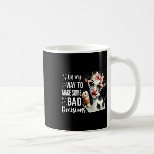 Taza De Café Vaca En Mi Camino Para Tomar Malas Decisiones