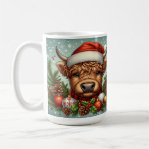 Taza De Café Vaca en Santa Hat rodeada de adornos navideños