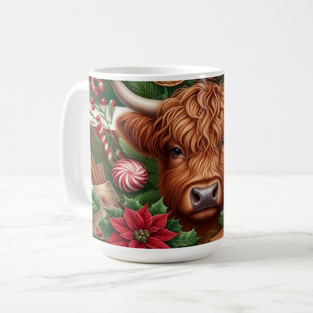 Taza De Café Vaca Highland con decoraciones navideñas y dulce (Anverso izquierdo)
