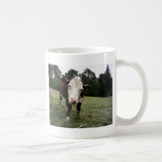 Taza De Café Vaca que pega hacia fuera la lengua