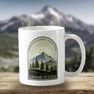 Taza De Café Vacaciones familiares en Retro Mountain Green ID11