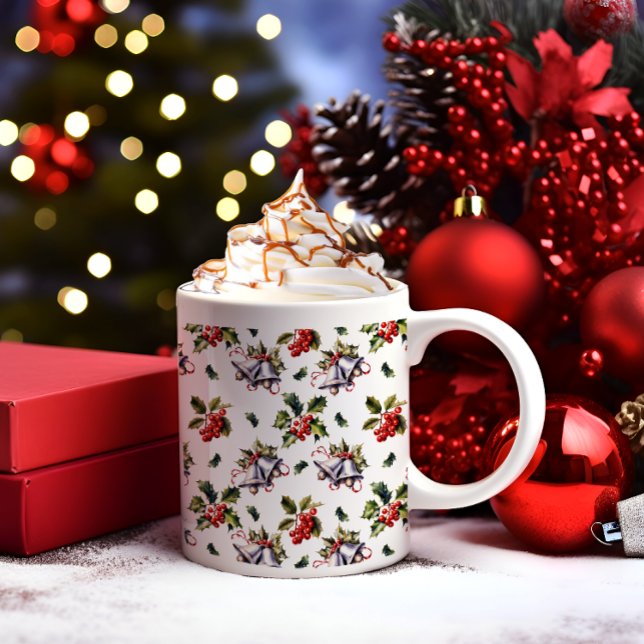 Taza De Café Vacaciones navideñas vírgenes, campanas plateadas  (Vintage Christmas Holiday Silver Bells, Holly and Berries Pattern Coffee Mug)