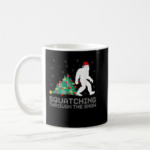 Taza De Café Vadeando a través de la nieve - Pie Grande