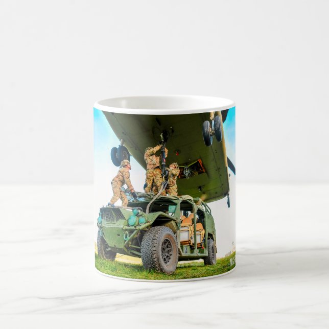 TAZA DE CAFÉ VEHÍCULOS DE OPERACIONES ESPECIALES DE LOS EE.UU.  (Centro)
