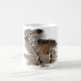 Taza De Café Venado de cola blanca en el campo