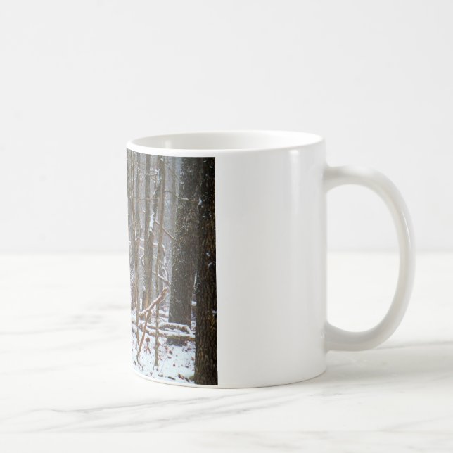 Taza De Café venado de cola blanca en la nieve (Derecha)