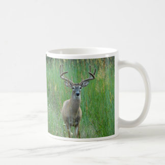 Taza De Café Venado de cola blanca en Meadow Mug