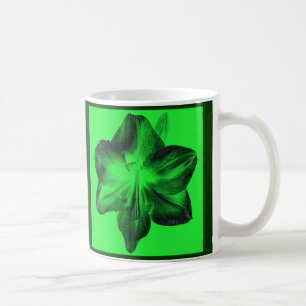 Taza De Café Verde oscuro sobre Amaryllis verde claro