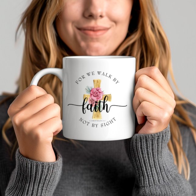 Taza De Café Verso de la Biblia de la Cruz Floral Moderna (Modern Floral Cross Bible Verse Coffee Mug)