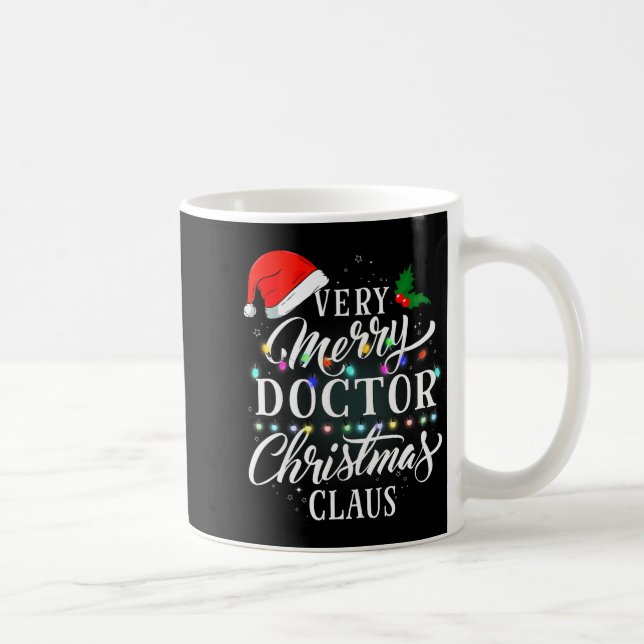 Taza De Café Very Merry Doctor Christmas Claus Pajamas  (Derecha)