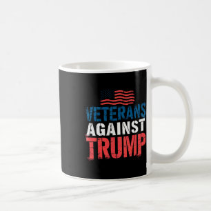 Taza De Café Veteranos contra la Constitución de Trump por reye