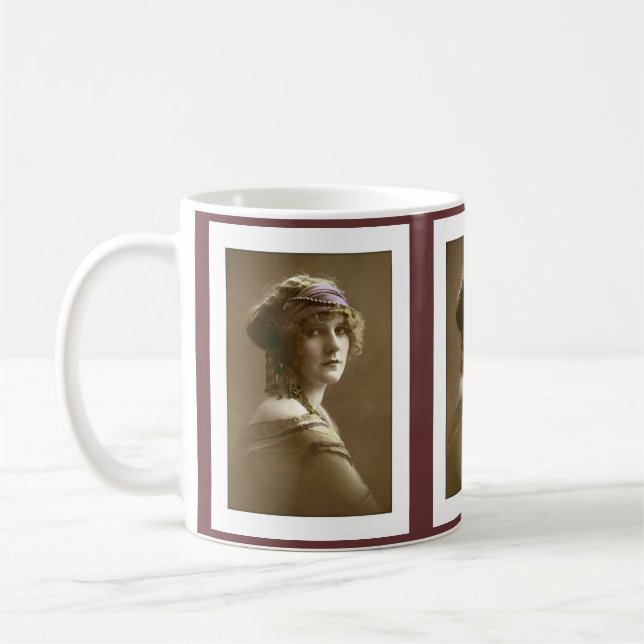 Taza De Café Victorian woman hair in beads and scarf (Izquierda)