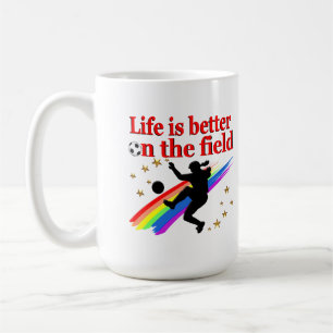 TAZA DE CAFÉ VIDA VIVA EN EL CAMPO DEL FÚTBOL