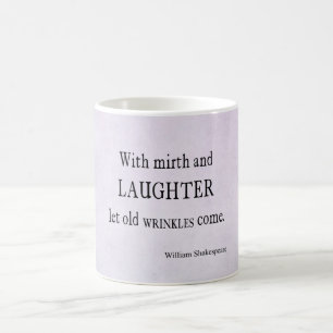 Taza De Café Vieja cita de Shakespeare de las arrugas del
