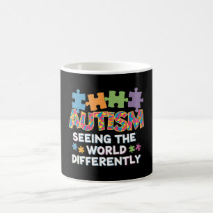 Taza De Café Viendo el Mundo de Manera Diferente Conciencia del