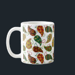 Taza De Café Vintage Christmas Larger Paisley<br><div class="desc">Esta taza tiene un diseño Navidad de paisajes con rayas,  manchas y/o estrellas en tonos rojos,  verdes y dorados. ¿Desea un esquema de color diferente? Mándame un mensaje.</div>