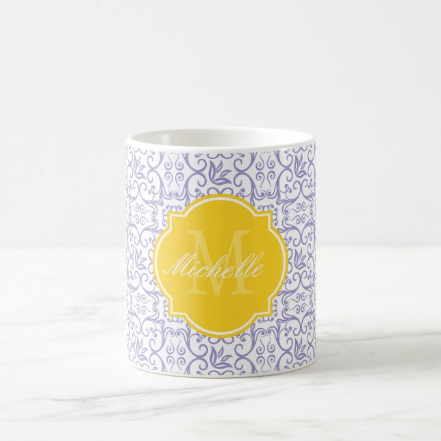 Taza De Café Violet Tulip Damask Monogram Mug (Centro)