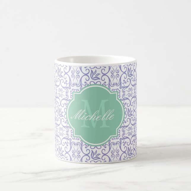 Taza De Café Violet Tulip Damask Monogram Mug (Centro)