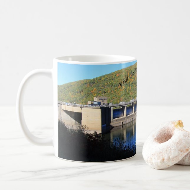 Taza De Café Visita el pintoresco Souvenir Kinzua Dam (Con donut)