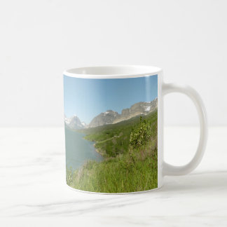 Taza De Café Vista del lago Swiftcurrent en el Parque Nacional