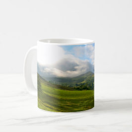 Taza De Café Vista panorámica de pradera de montaña
