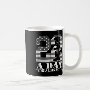 Taza De Café Vive 22 veteranos al día bandera americana veteran