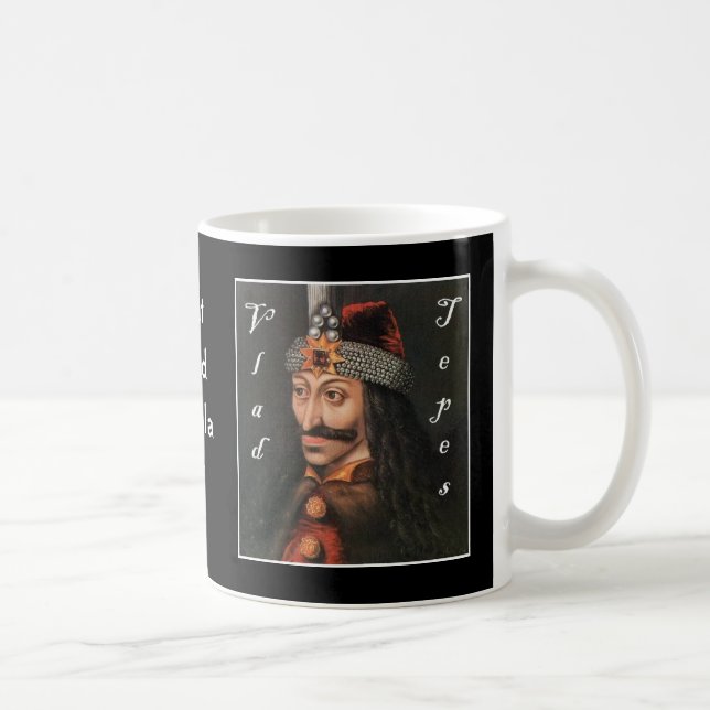 Taza De Café Vlad Tepes con nombre en serpiente negra (Derecha)