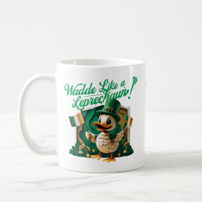 Taza De Café Waddle Like a Leprechaun" St. Patrick's Day Duckli (Izquierda)