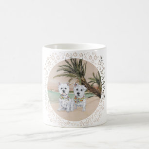Taza De Café Westies en una playa de Palmeras