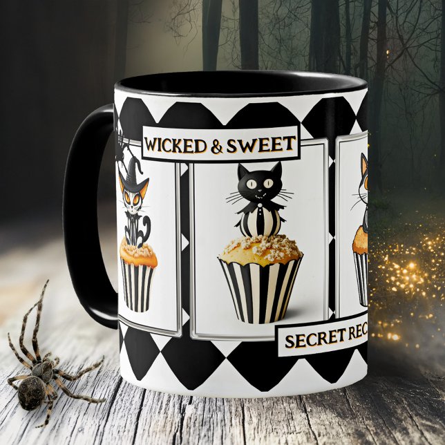 Taza De Café Wicked Cats Cupcake Halloween Treats (Halloween mug featuring cupcake cat treats with spiders on black and white)