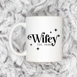 Taza De Café Wifey Est año cualquier tipo de letra retro elegan