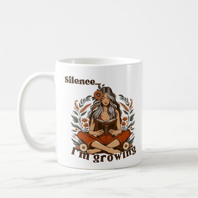 Taza De Café Woman reading in silence – Bohemian floral design  (Izquierda)