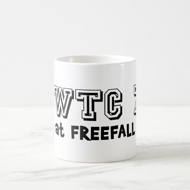 Taza De Café WTC 7 cayó a velocidad de caída libre (Centro)