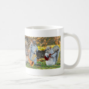 Taza De Café Y la banda jugada encendido