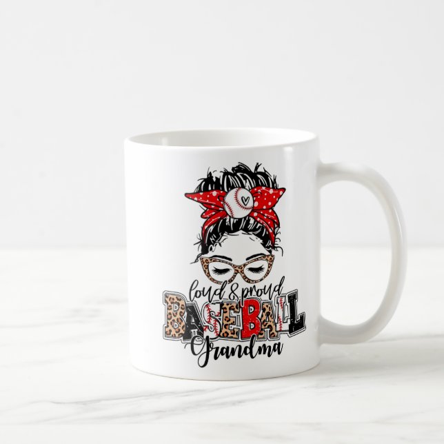 Taza De Café Y la orgullosa abuela del béisbol Messy Bun Leopar (Derecha)