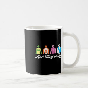 Taza De Café Y Se Van Del Día De La Carreras De Caballos Derby