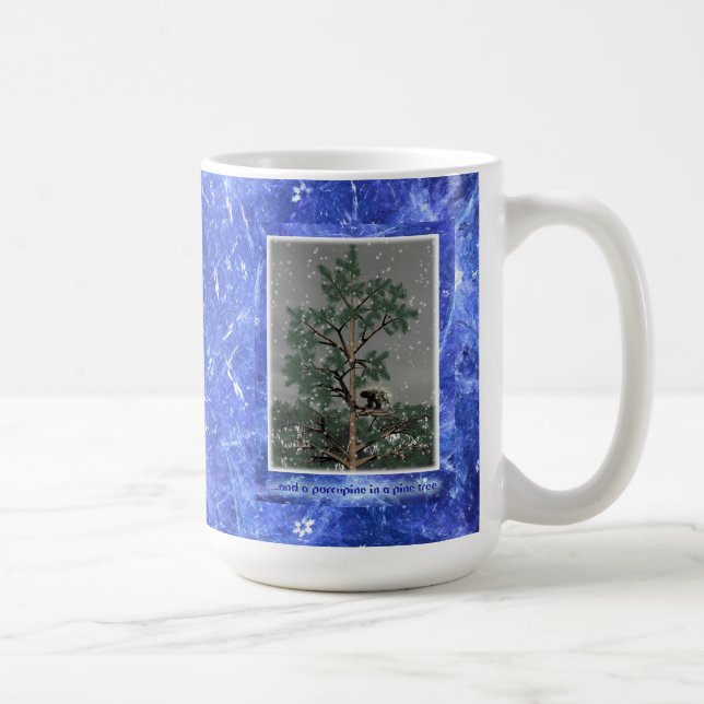 Taza De Café Y Un Porcupine En Un Árbol De Pino (Derecha)
