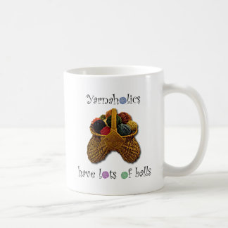 Taza De Café Yarnaholics tiene porciones de bolas