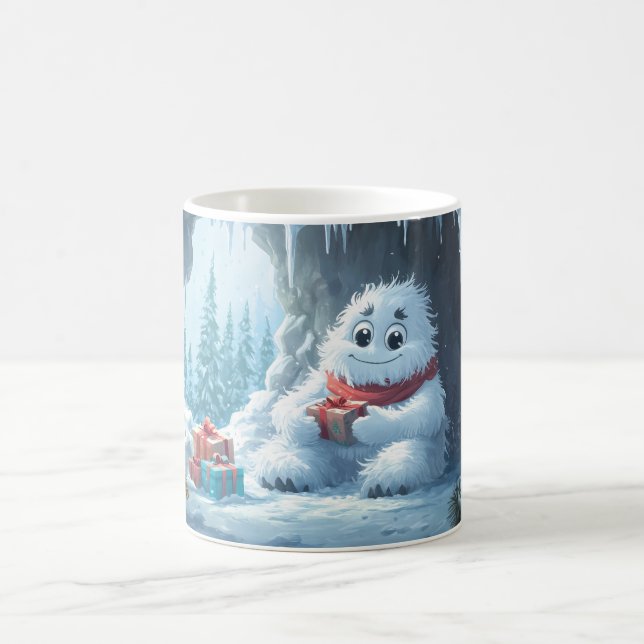 Taza De Café Yeti adorable con regalos de Navidad en una cueva (Centro)