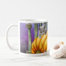 Taza De Café Zapato blanco perdido en el parche de calabaza