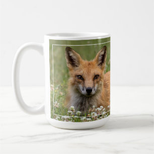 Taza De Café Zorro Rojo En Una Cama De Chispas