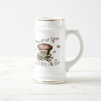 Taza de cerveza de la sepia del pirata del el día