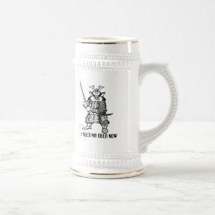 Taza de cerveza divertida del samurai