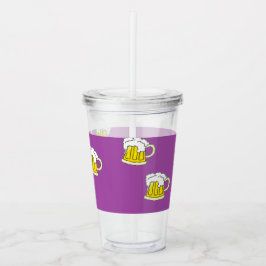 Taza de cerveza espumosa en morado
