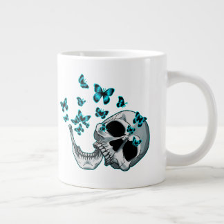 Taza de Cráneo y Mariposas Azules